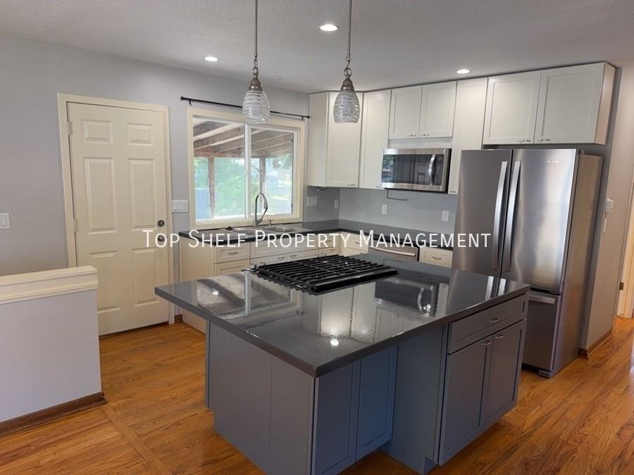 502 Se 4th St - Photo 4 of 18
