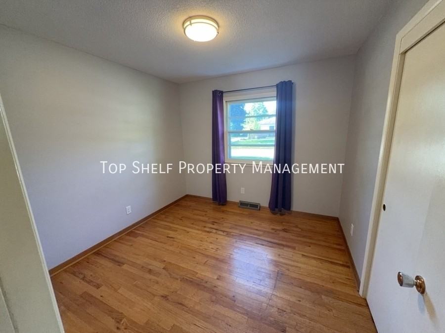 502 Se 4th St - Photo 6 of 18