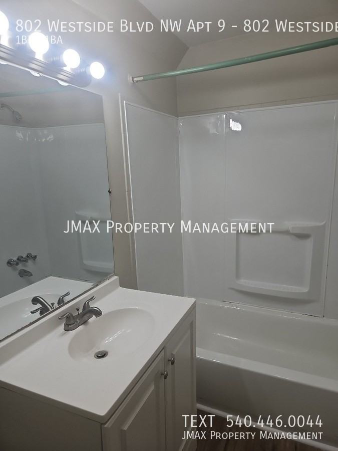 802 Westside Blvd Nw Apt 9 - Photo 5 of 6