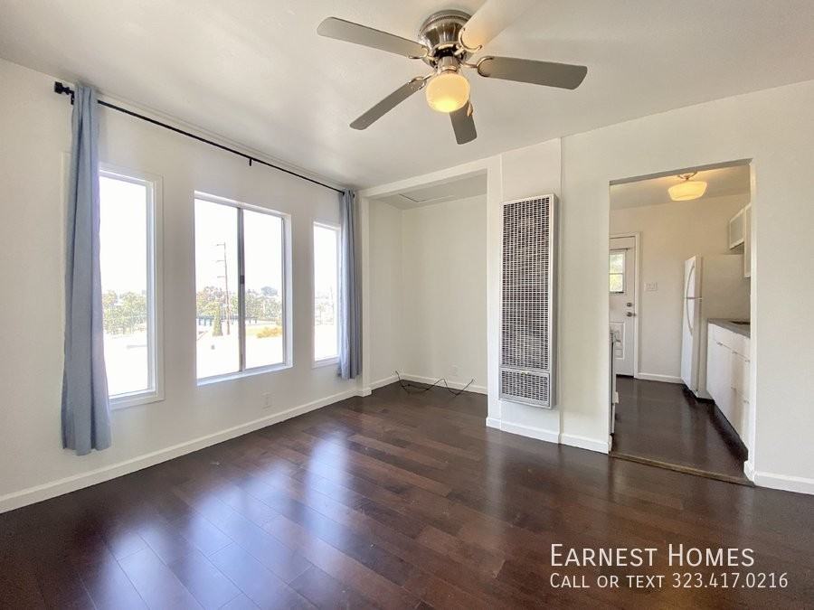834 Laguna Ave - Photo 3 of 21