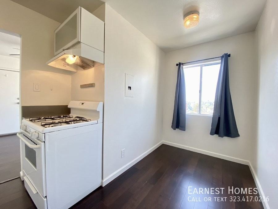 834 Laguna Ave - Photo 6 of 21