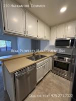 featured image of 250 Hackamore Cmn
