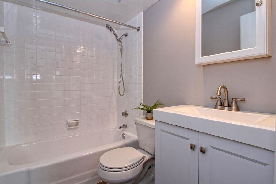 9845 S Cicero Ave #9845-1N - Photo 6 of 12