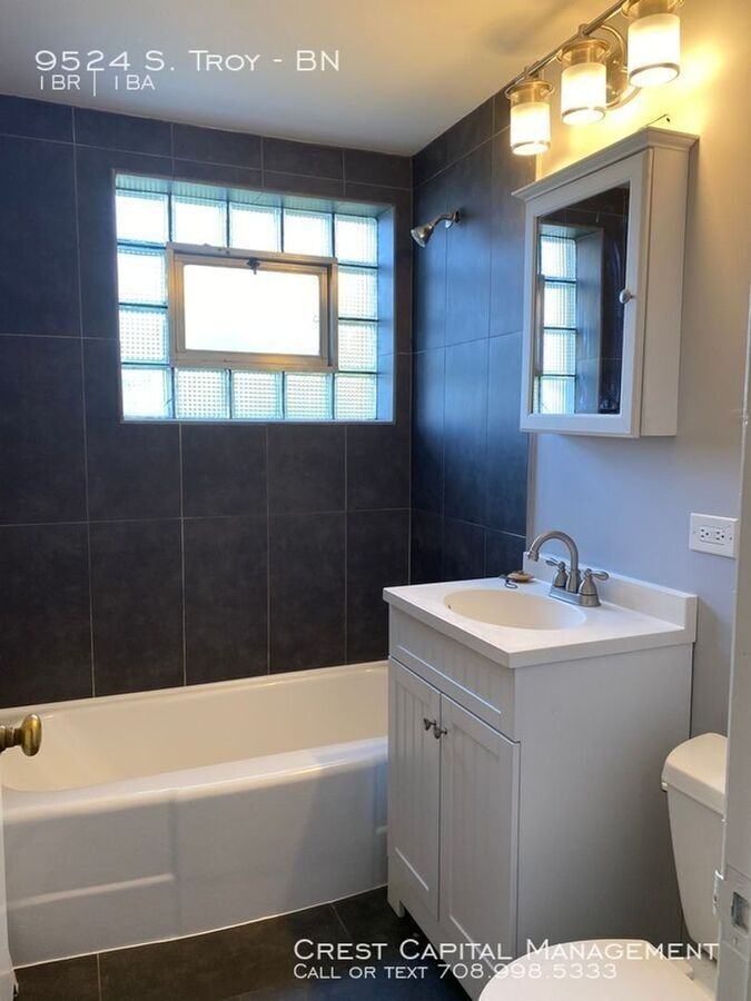 9524 S Troy Ave #GS - Photo 4 of 7