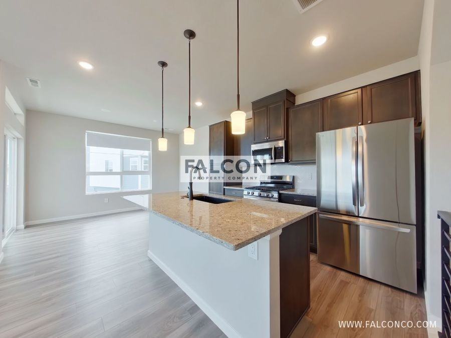 10672 Larimar Pt - Photo 3 of 15