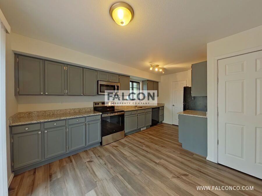 5949 Wisteria Dr - Photo 5 of 19