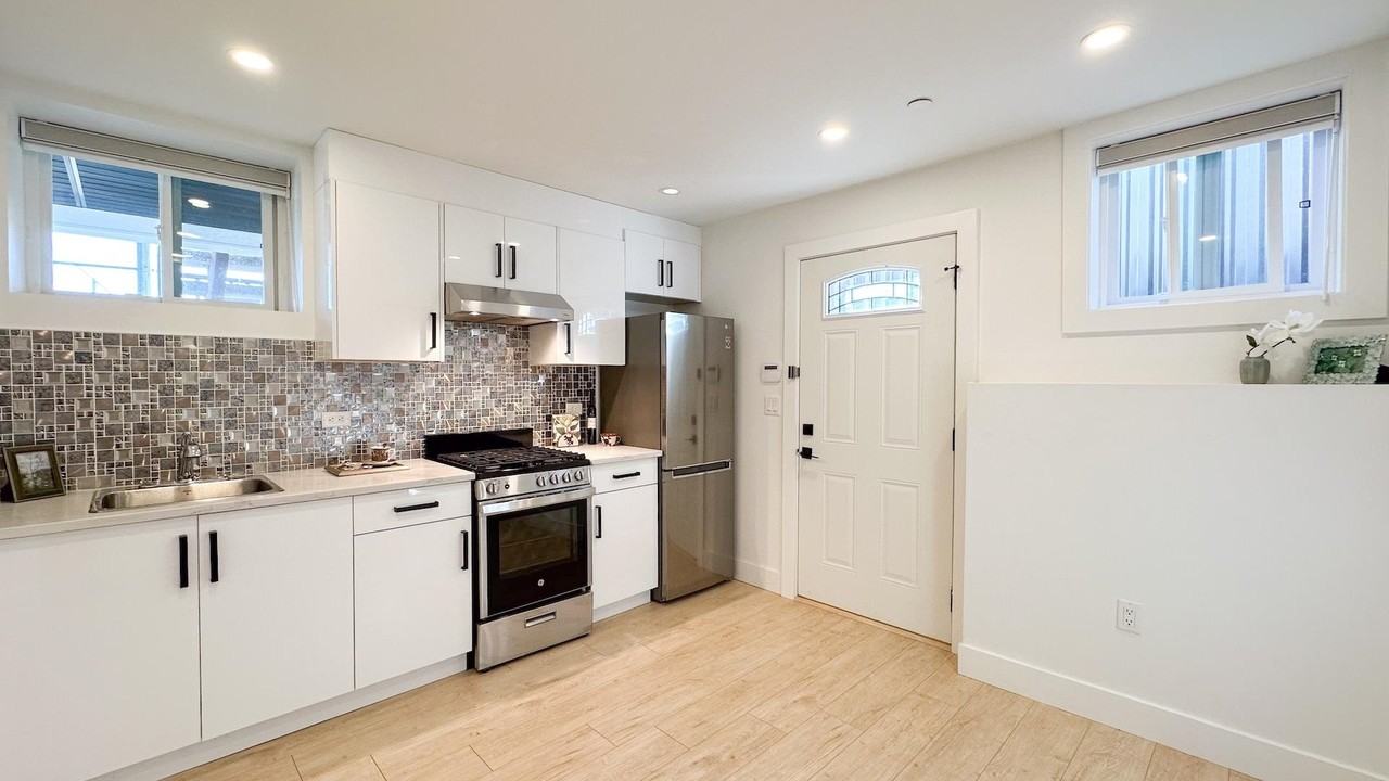 2723 Turner Street - Photo 2 of 9