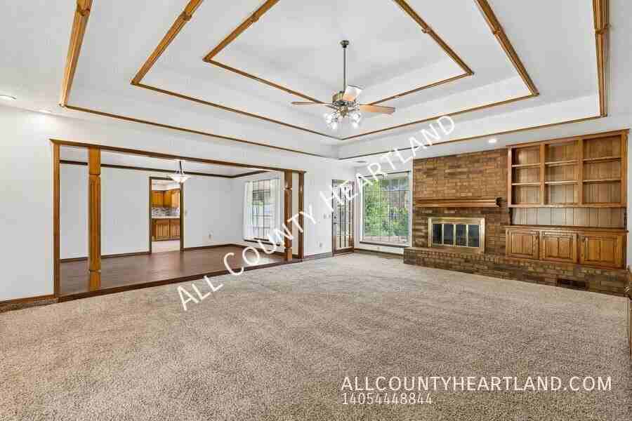 2613 Sw 112th St - Photo 2 of 14