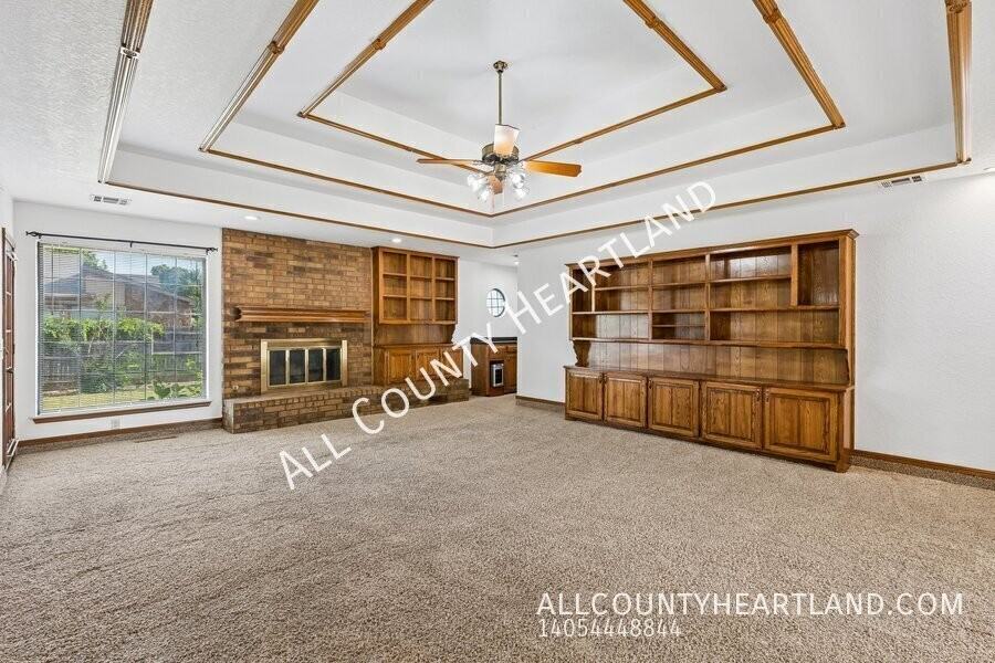 2613 Sw 112th St - Photo 3 of 14