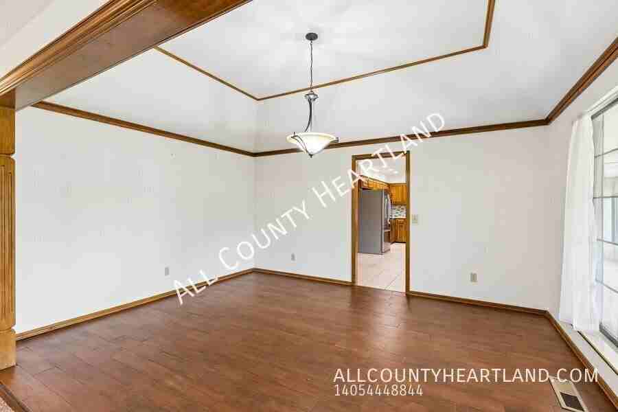 2613 Sw 112th St - Photo 7 of 14