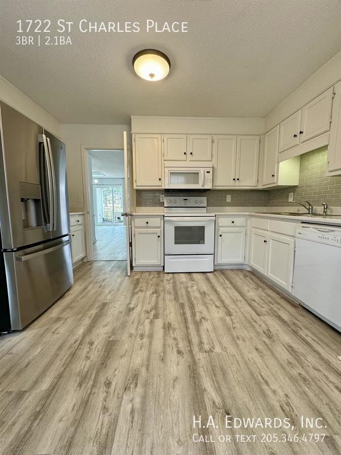 1722 Saint Charles Pl - Photo 3 of 18