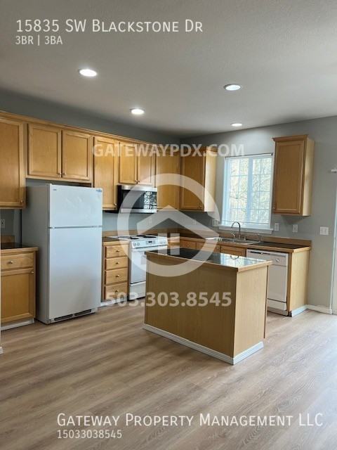 15835 Sw Blackstone Dr - Photo 3 of 17
