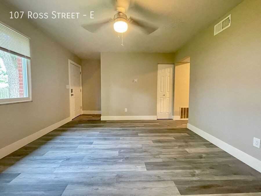 107 Ross St #E - Photo 4 of 21