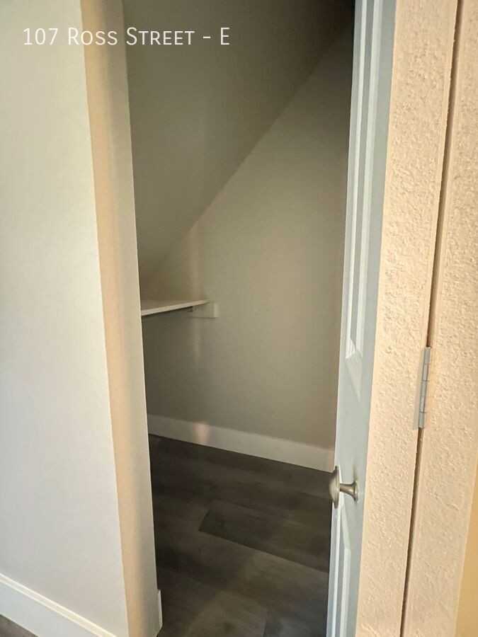 107 Ross St #E - Photo 6 of 21