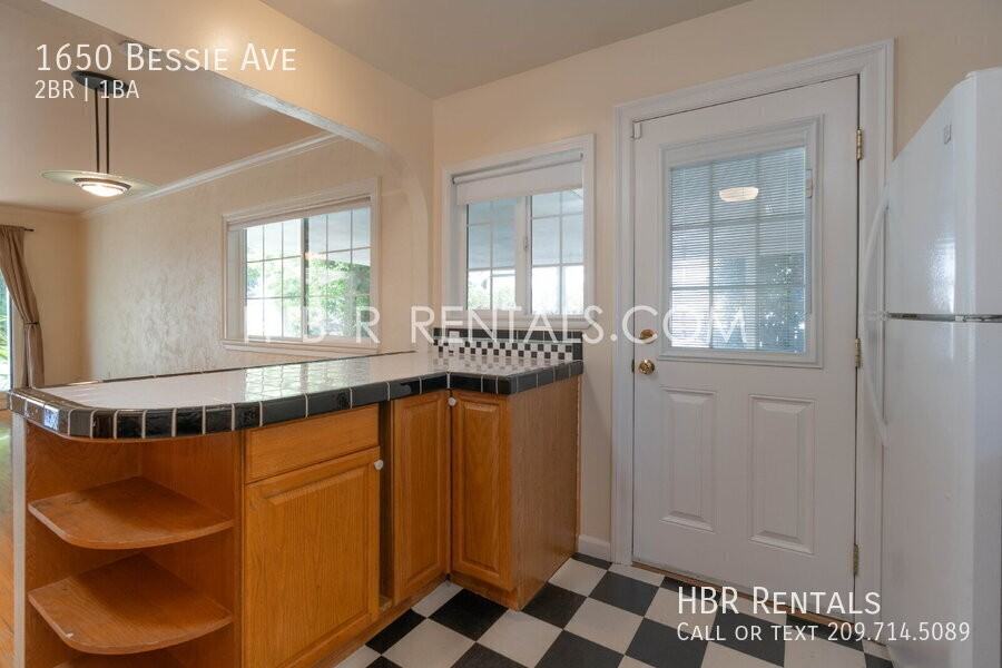 1650 Bessie Ave - Photo 7 of 21