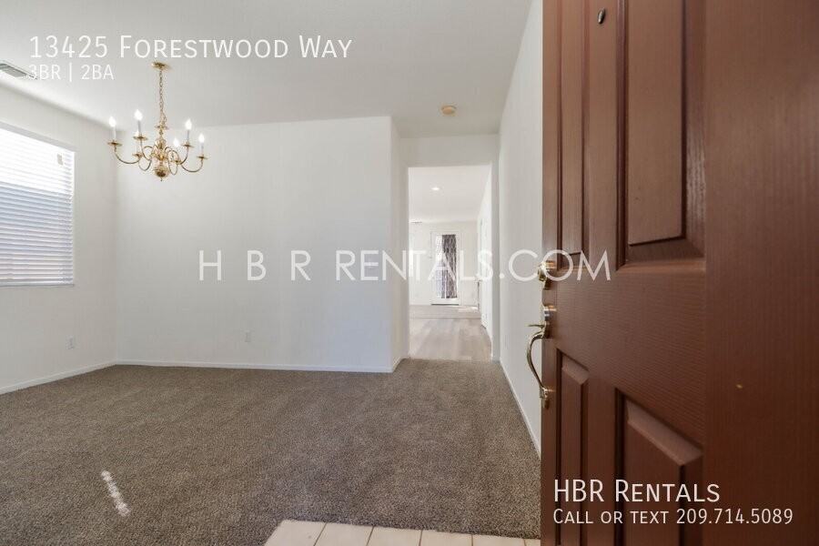 13425 Forestwood Way - Photo 5 of 34