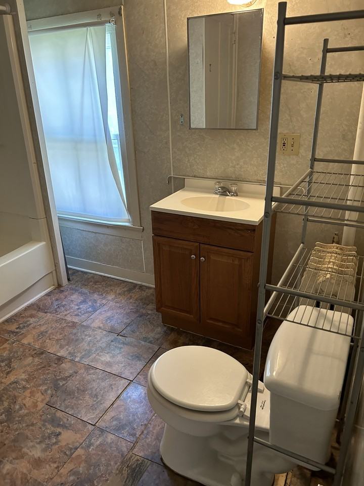 3212 East Ave #4 - Photo 2 of 10