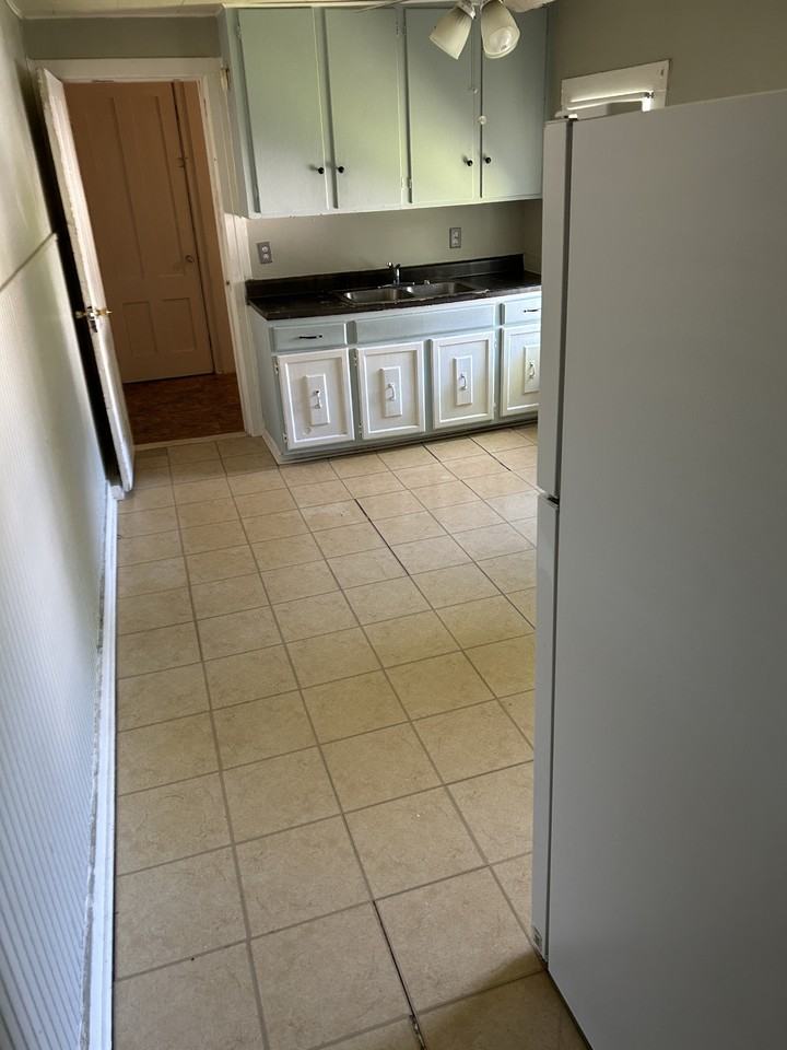 3212 East Ave #4 - Photo 6 of 10
