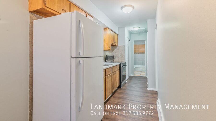 440 W Division St - Photo 4 of 21