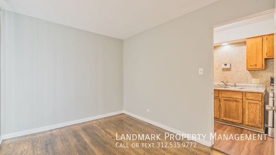 440 W Division St - Photo 5 of 21