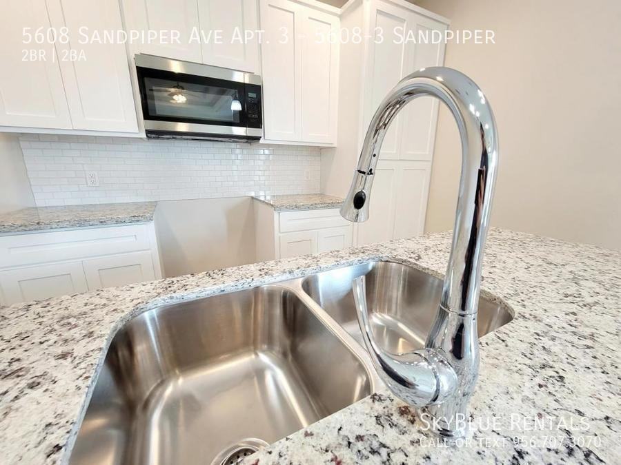 5608 Sandpiper Ave Apt 3 - Photo 4 of 17