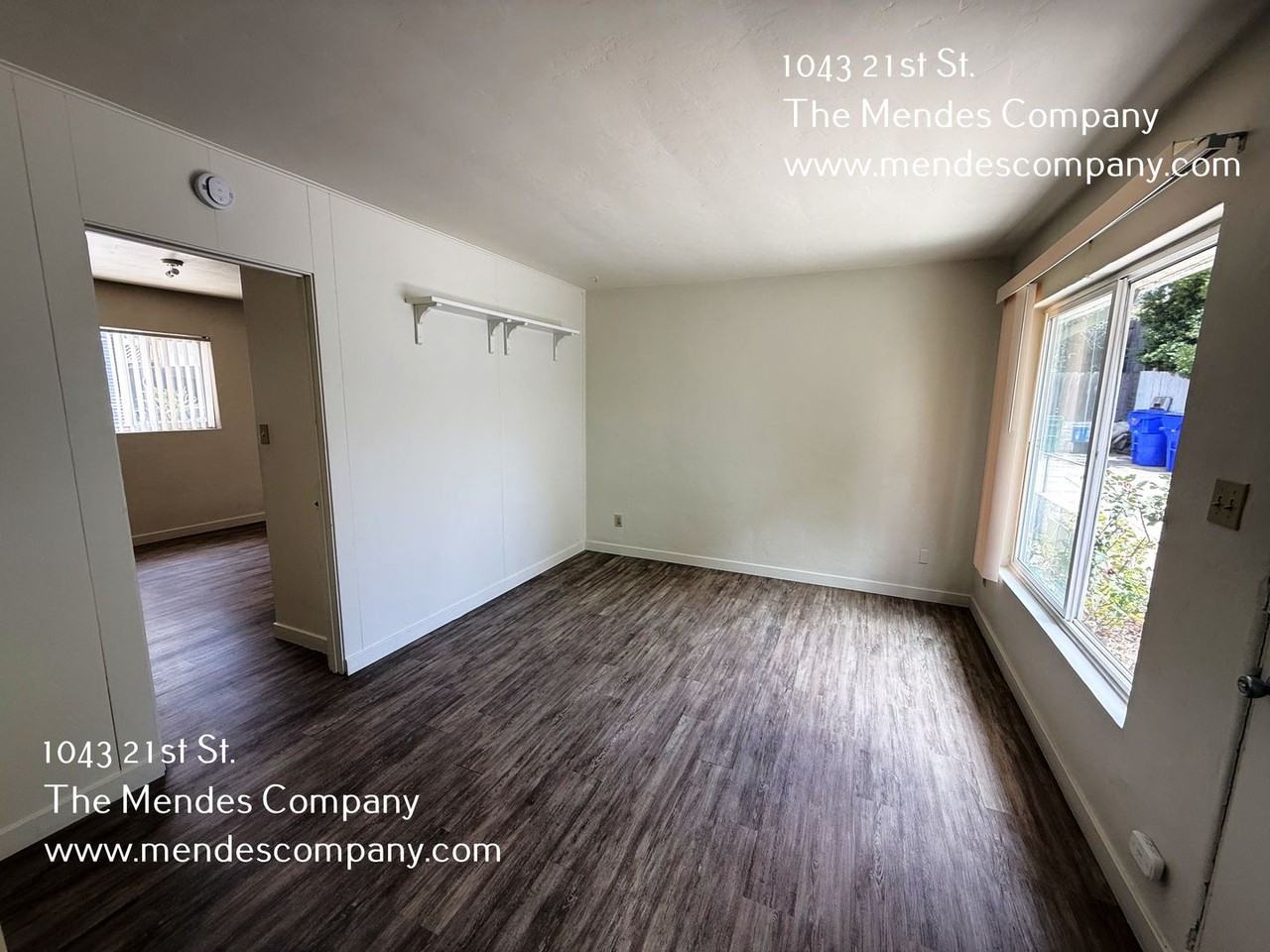 1043 21st St - Photo 4 of 9