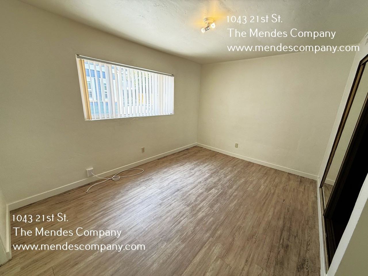 1043 21st St - Photo 5 of 9