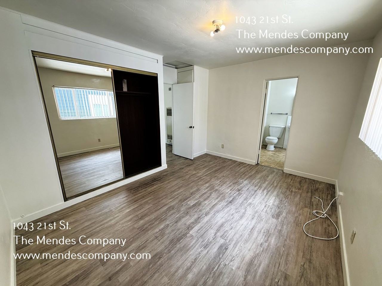 1043 21st St - Photo 6 of 9