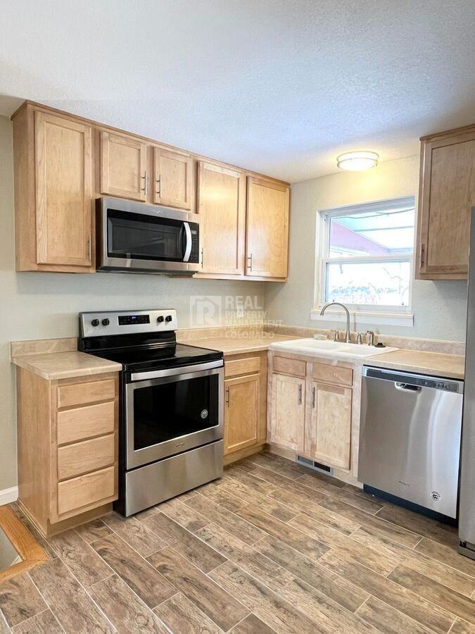 7051 E Arkansas Ave - Photo 4 of 16