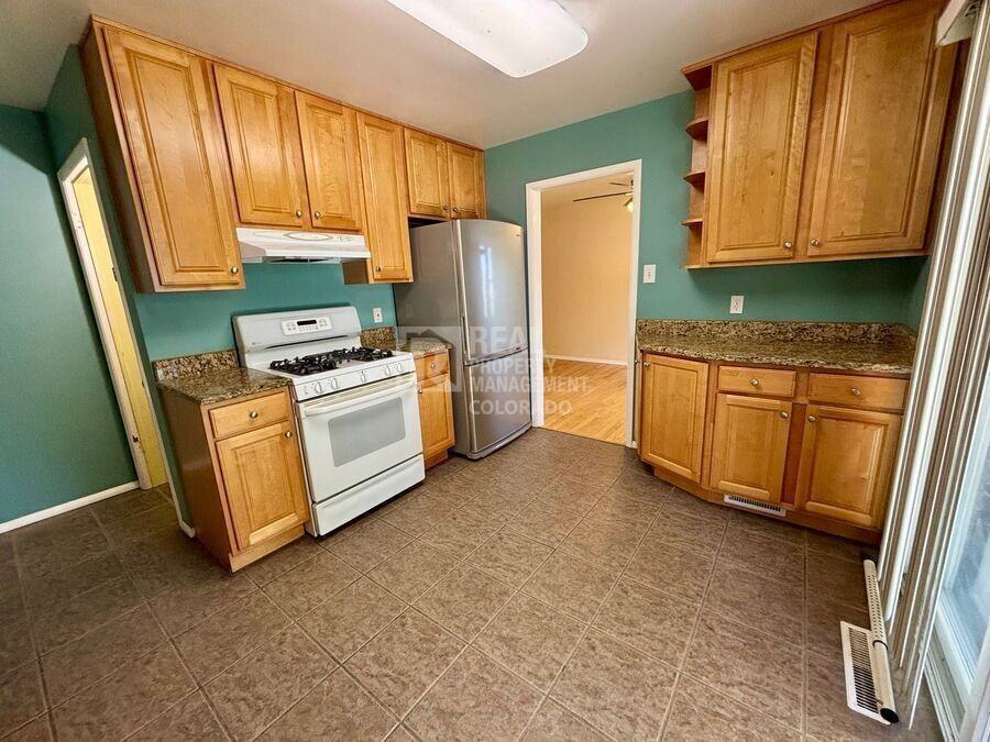 12308 W Arizona Ave - Photo 5 of 16