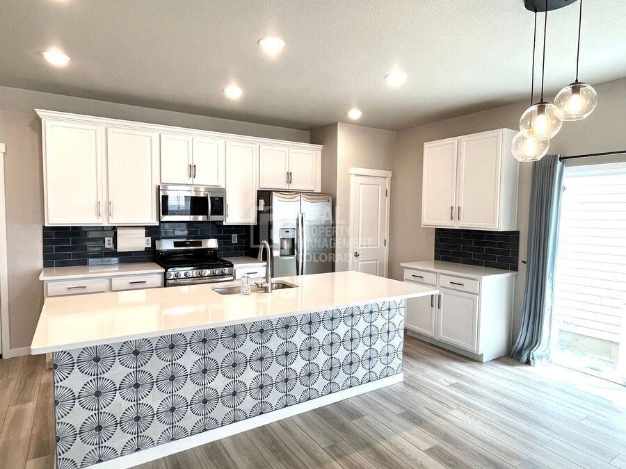 5191 Roundhouse Dr - Photo 5 of 28