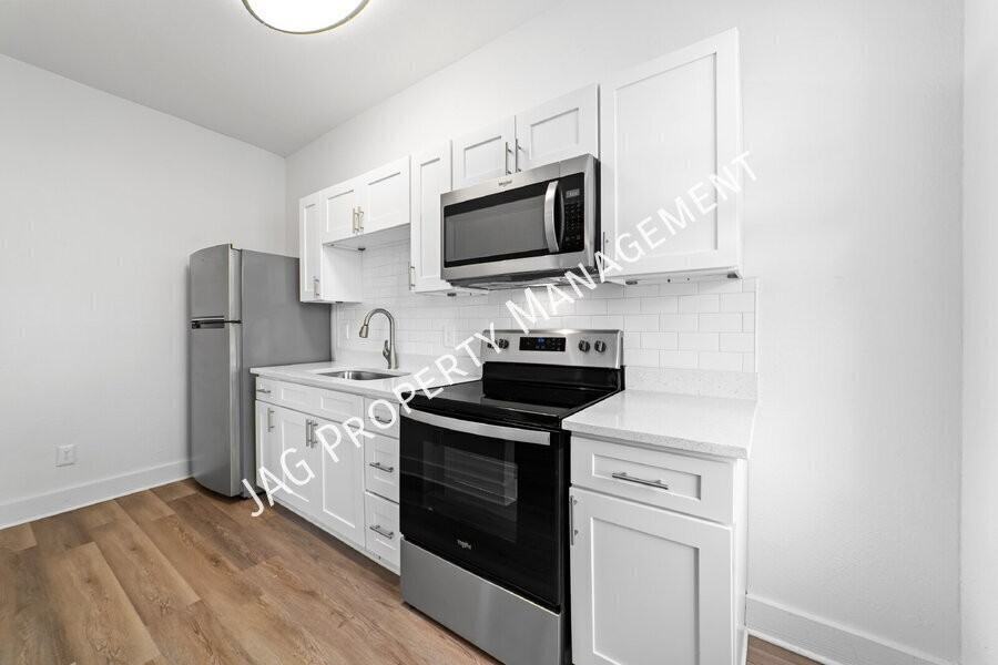 931 Rubel St - Photo 2 of 23