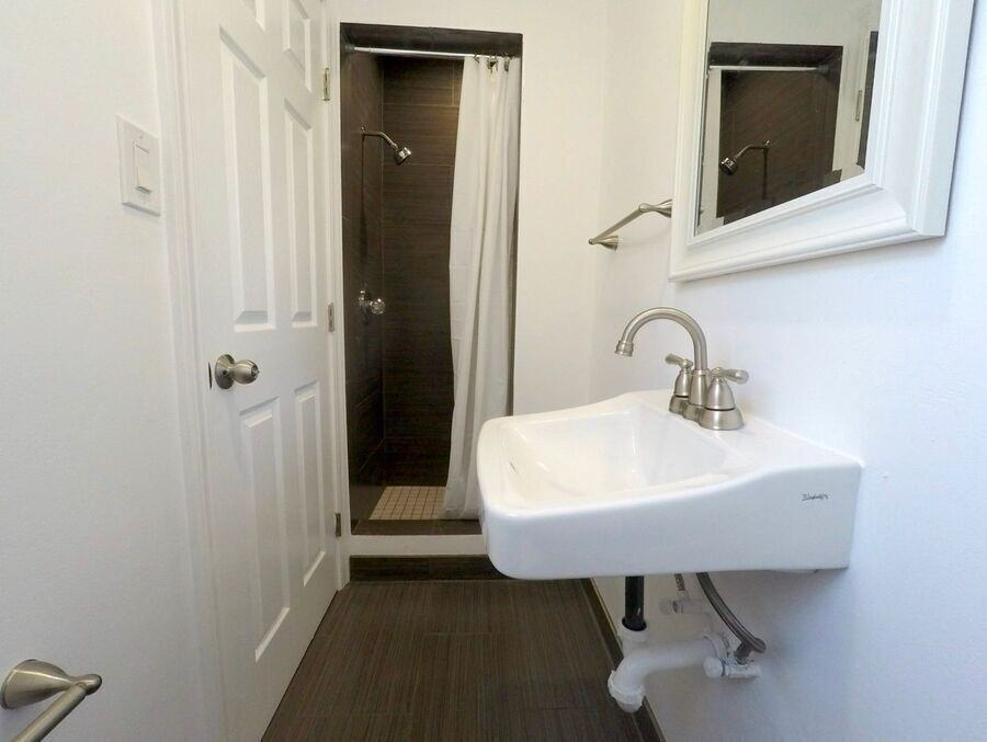 1925 10th St #02 - Photo 2 of 5