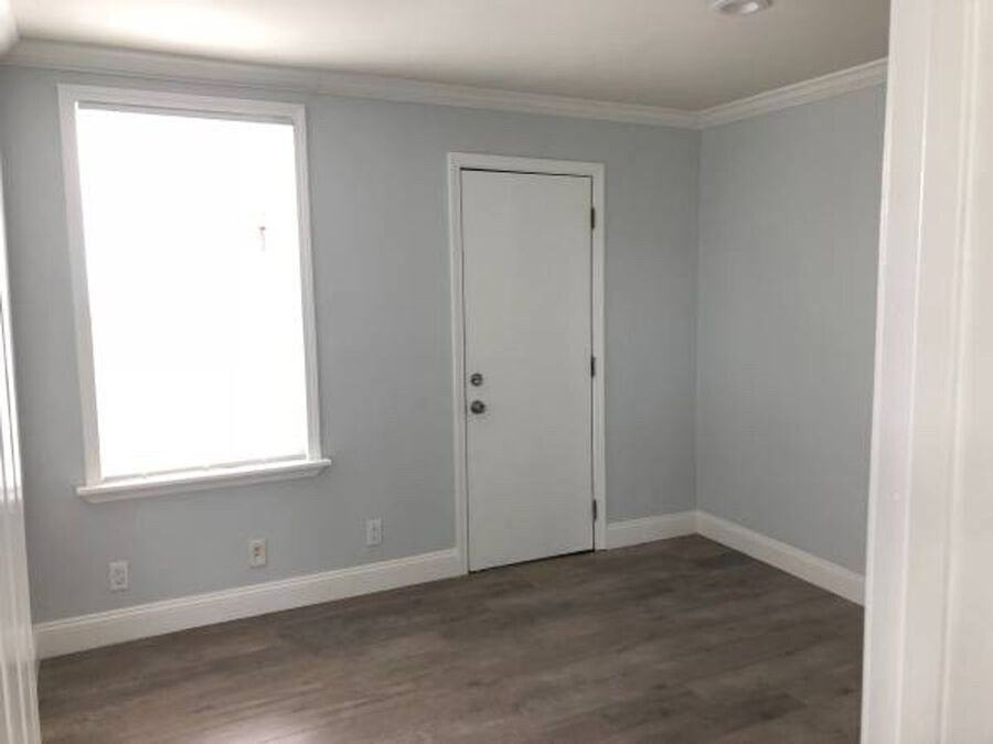 828 Milton St - Photo 5 of 12