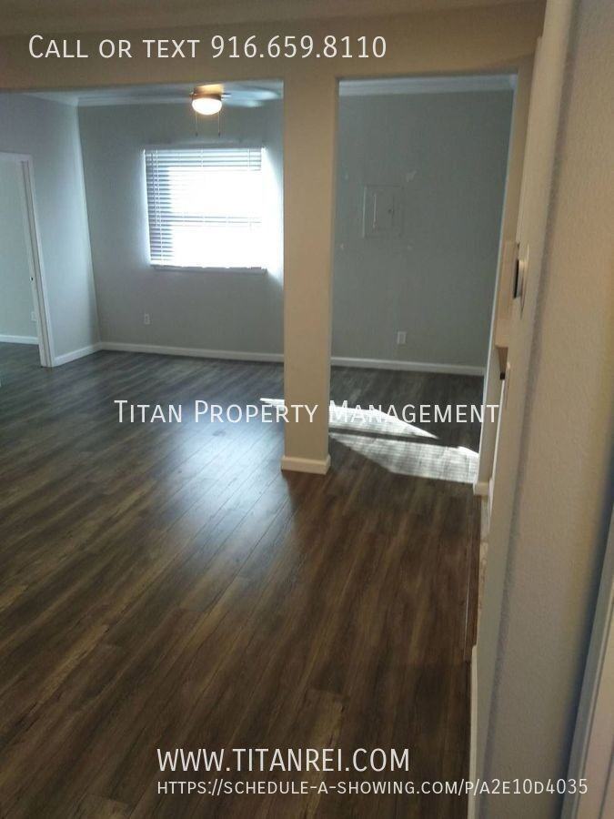 318 12th St #B - Photo 3 of 8
