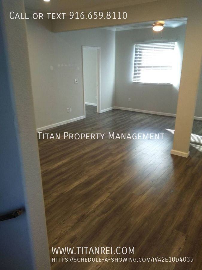 318 12th St #B - Photo 4 of 8