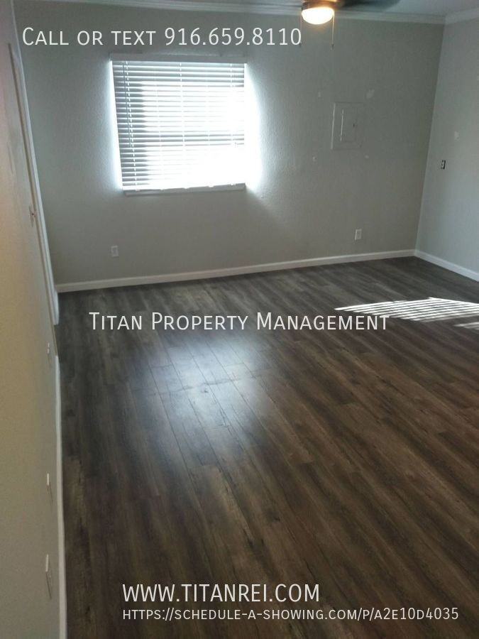 318 12th St #B - Photo 6 of 8