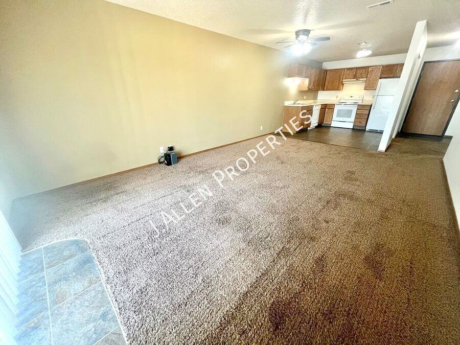 901 Syracuse Ave Bldg B #23 - Photo 3 of 4