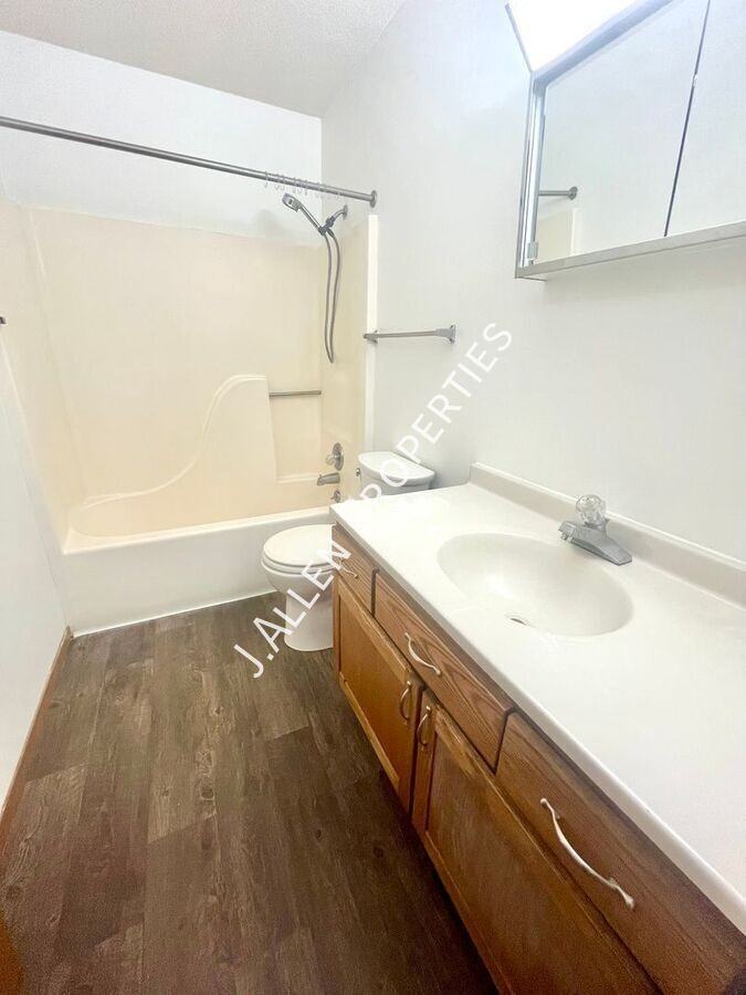 901 Syracuse Ave Bldg B #23 - Photo 4 of 4