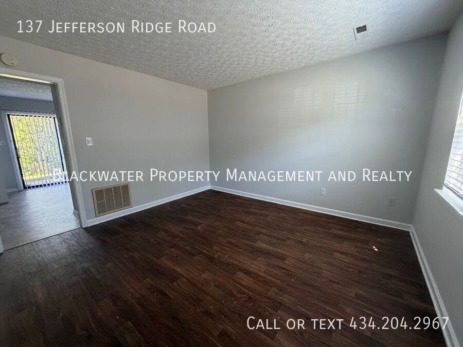 137 Jefferson Ridge Rd - Photo 2 of 10