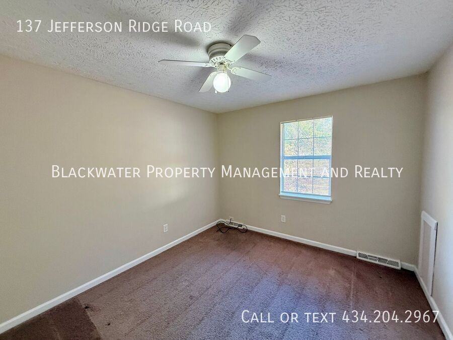 137 Jefferson Ridge Rd - Photo 7 of 10