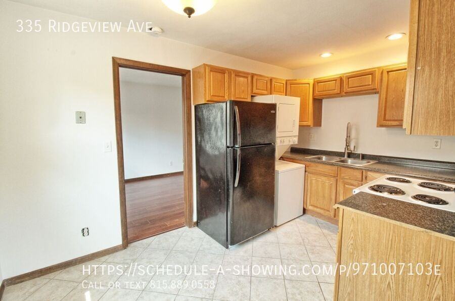 335 Ridgeview Ave - Photo 7 of 24