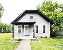 featured image of 2701 Abigail St
