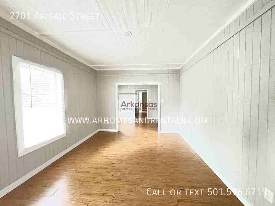 2701 Abigail St - Photo 2 of 11