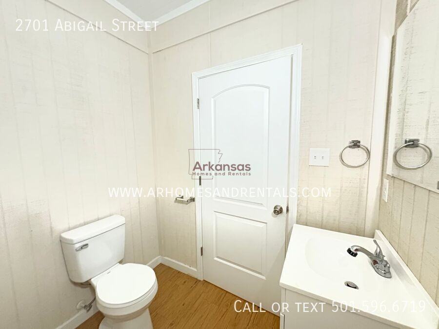 2701 Abigail St - Photo 7 of 11