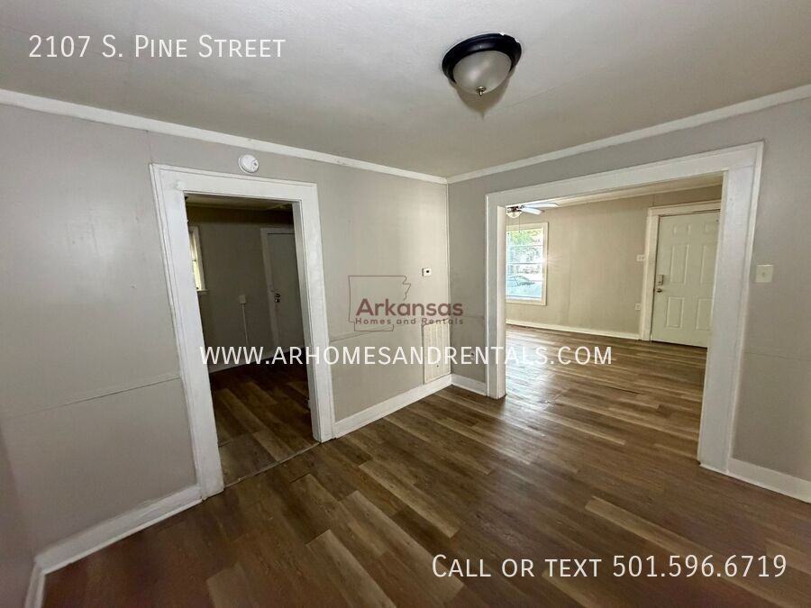 2107 S Pine St - Photo 4 of 27