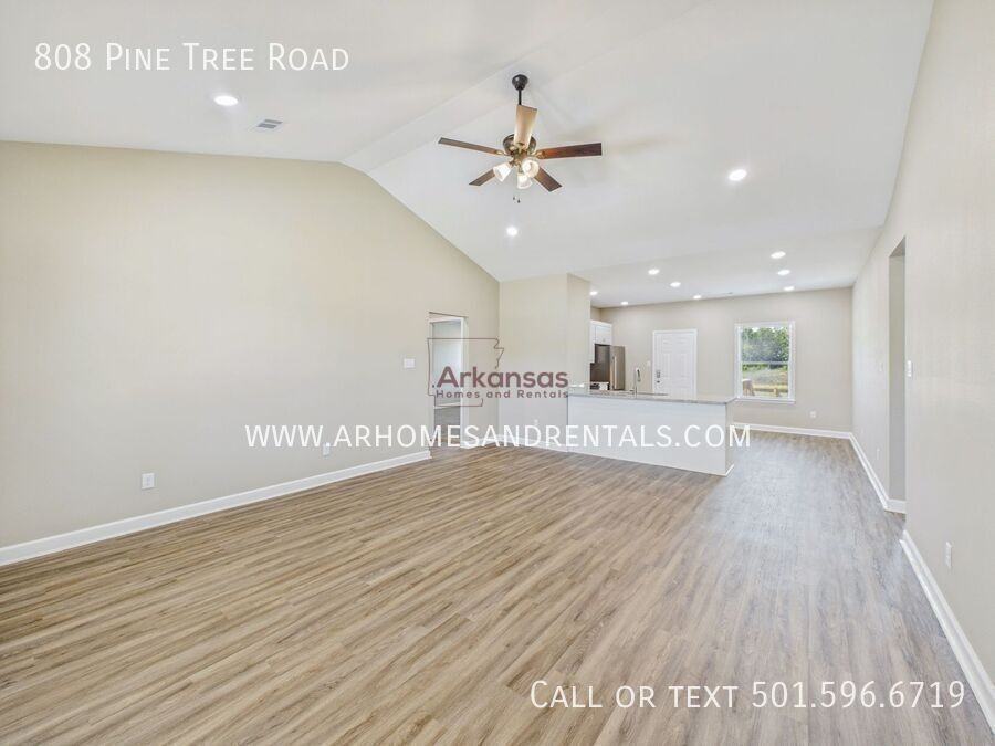 808 Pine Tree Rd - Photo 3 of 16