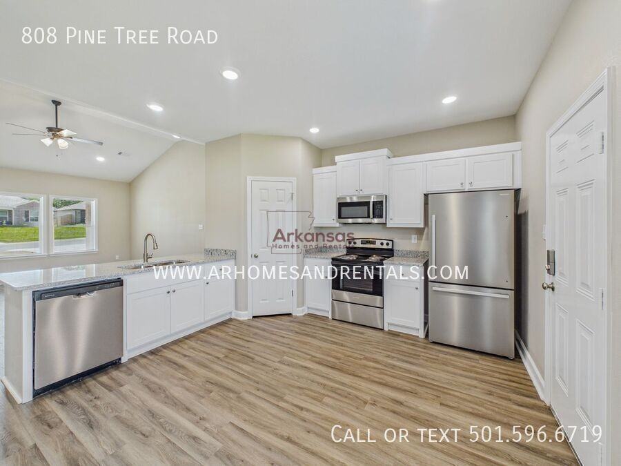808 Pine Tree Rd - Photo 4 of 16