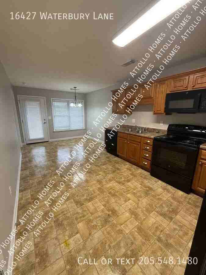 16427 Waterbury Ln - Photo 4 of 21