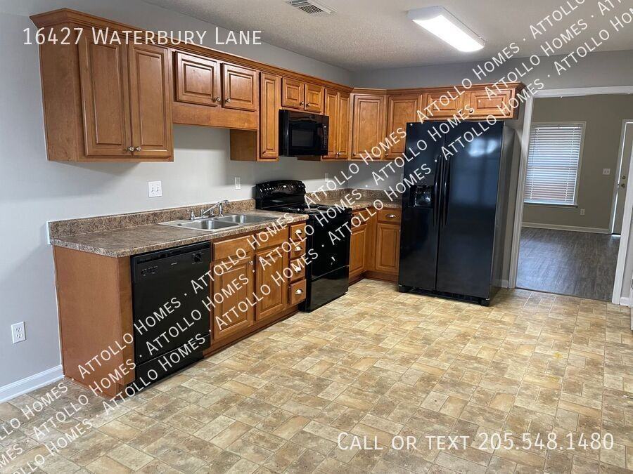 16427 Waterbury Ln - Photo 5 of 21